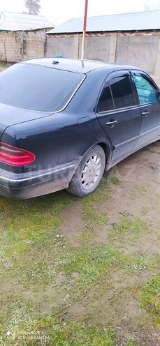 Mercedes E 270 2001, 600,000 km - 2.7 l - Neftçala