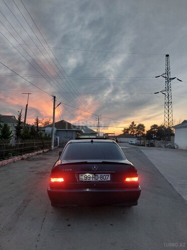 Mercedes C 220 2000, 650,000 km - 2.2 l - İmişli