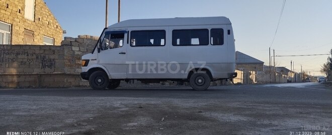 Mercedes 208 D 1992, 300,000 km - 2.3 l - Bakı