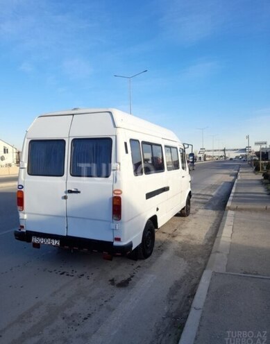Mercedes 208 D 1992, 300,000 km - 2.3 l - Bakı