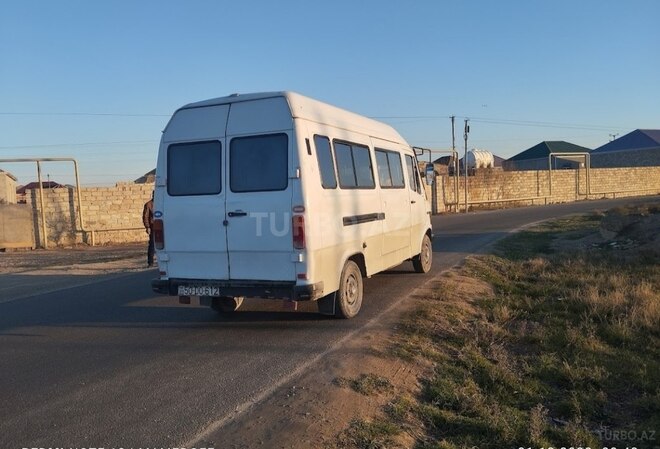 Mercedes 208 D 1992, 300,000 km - 2.3 l - Bakı