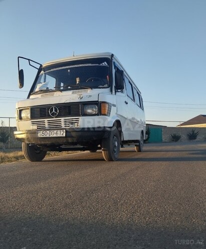 Mercedes 208 D 1992, 300,000 km - 2.3 l - Bakı
