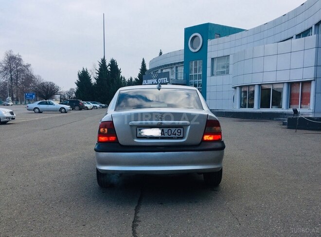 Opel Vectra 1998, 347,000 km - 2.0 l - Qazax