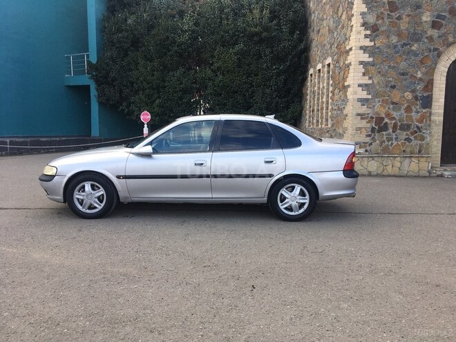 Opel Vectra 1998, 347,000 km - 2.0 l - Qazax