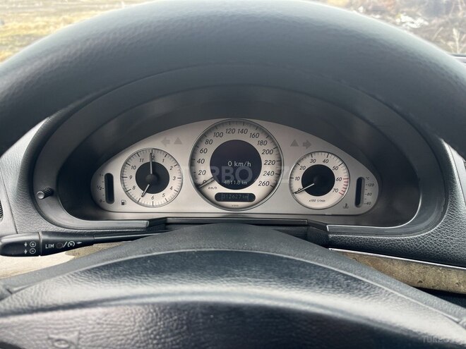 Mercedes E 320 2002, 312,000 km - 3.2 l - Quba
