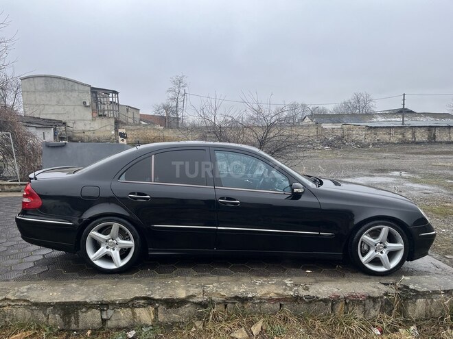 Mercedes E 320 2002, 312,000 km - 3.2 l - Quba