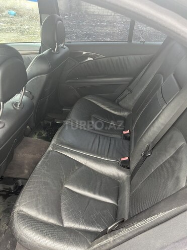 Mercedes E 320 2002, 312,000 km - 3.2 l - Quba
