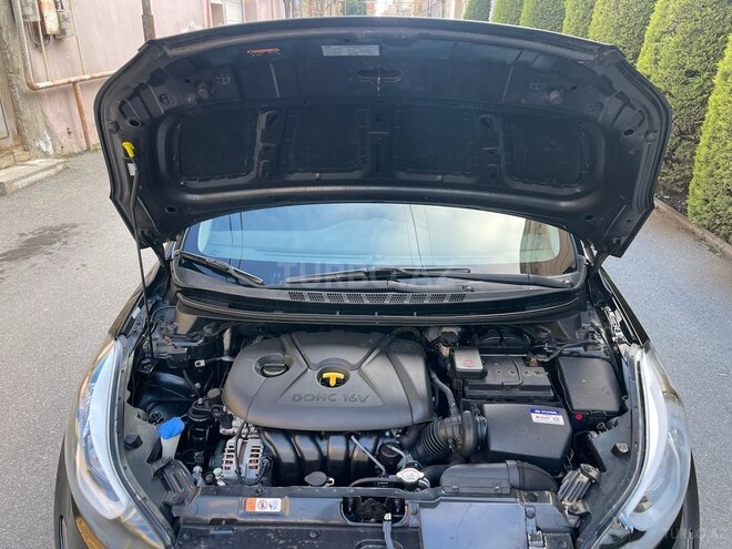 Hyundai Elantra 2015, 104,248 km - 1.8 l - Bakı