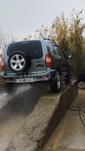 Chevrolet Niva 2005, 98,000 km - 1.7 l - Saatlı