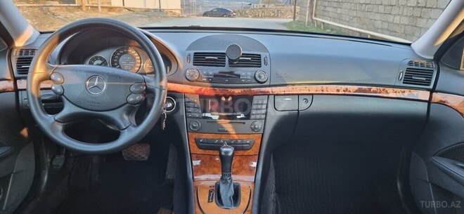 Mercedes E 220 2006, 201,637 km - 2.2 l - Bakı