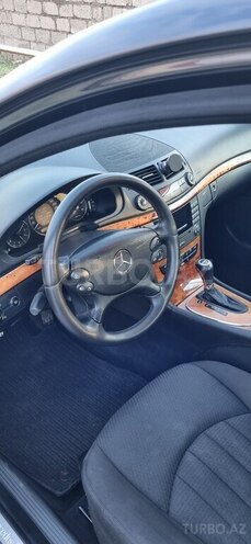 Mercedes E 220 2006, 201,637 km - 2.2 l - Bakı