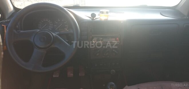 Volkswagen Polo 1995, 240,000 km - 1.6 л - Bakı