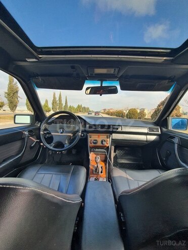 Mercedes E 200 1990, 245,890 km - 2.0 l - Gəncə