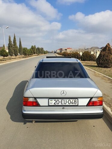 Mercedes E 200 1990, 245,890 km - 2.0 l - Gəncə