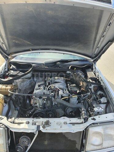 Mercedes E 200 1990, 245,890 km - 2.0 l - Gəncə