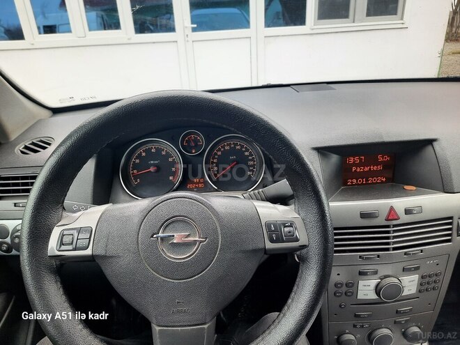 Opel Astra 2006, 202,430 km - 1.4 l - Göyçay