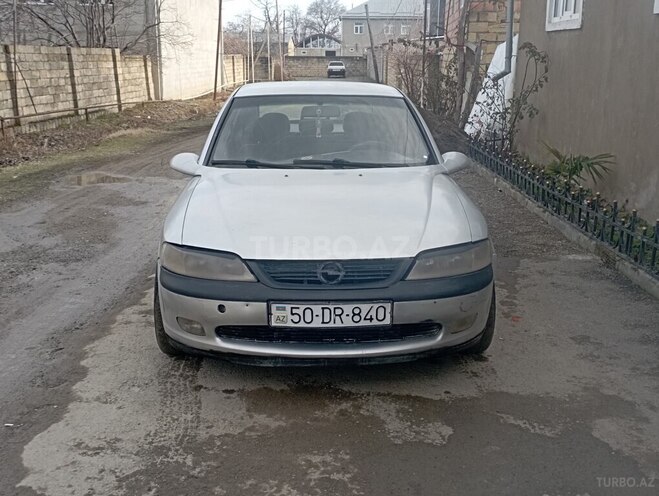 Opel Vectra 1998, 321,000 km - 1.8 l - Quba