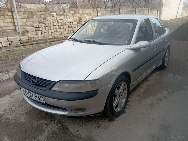 Opel Vectra 1998, 321,000 km - 1.8 l - Quba