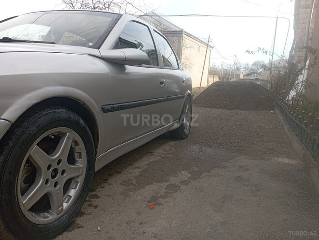 Opel Vectra 1998, 321,000 km - 1.8 l - Quba
