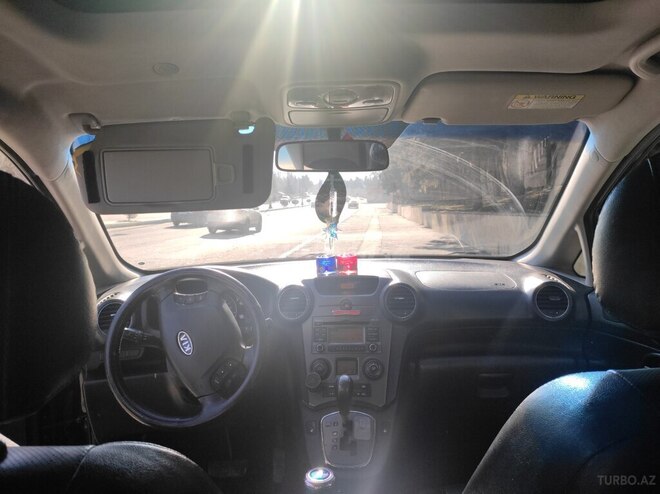 Kia Carens 2011, 302,000 km - 2.0 л - Bakı