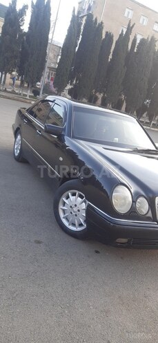Mercedes E 240 1998, 354,201 km - 2.4 l - Gəncə
