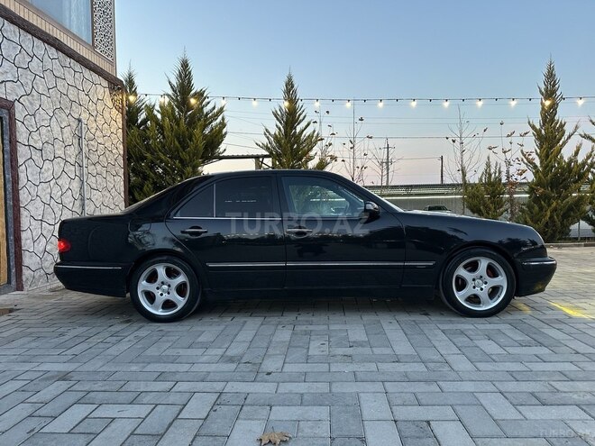 Mercedes E 220 2000, 350,000 km - 2.2 l - Saatlı