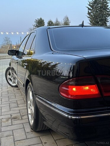 Mercedes E 220 2000, 350,000 km - 2.2 l - Saatlı