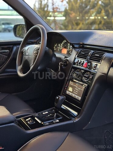 Mercedes E 220 2000, 350,000 km - 2.2 l - Saatlı