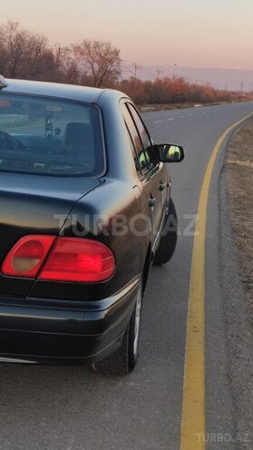 Mercedes E 220 1997, 93,333 km - 2.2 l - Babək