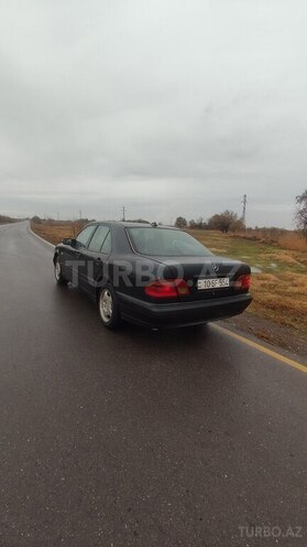 Mercedes E 220 1997, 93,333 km - 2.2 l - Babək