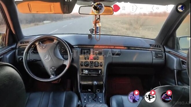 Mercedes E 220 1997, 93,333 km - 2.2 l - Babək