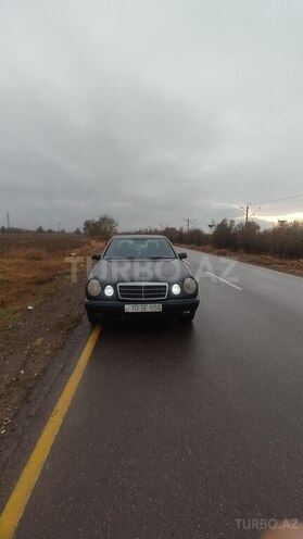 Mercedes E 220 1997, 93,333 km - 2.2 l - Babək