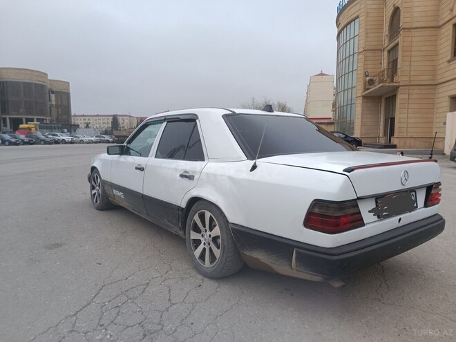 Mercedes E 230 1987, 150,000 km - 2.3 л - Bakı