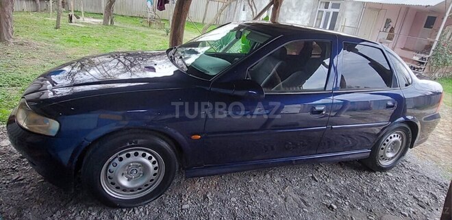 Opel Vectra 1999, 290,000 km - 2.0 l - Qax