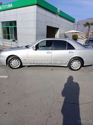 Mercedes E 240 2000, 342,000 km - 2.4 l - Zaqatala