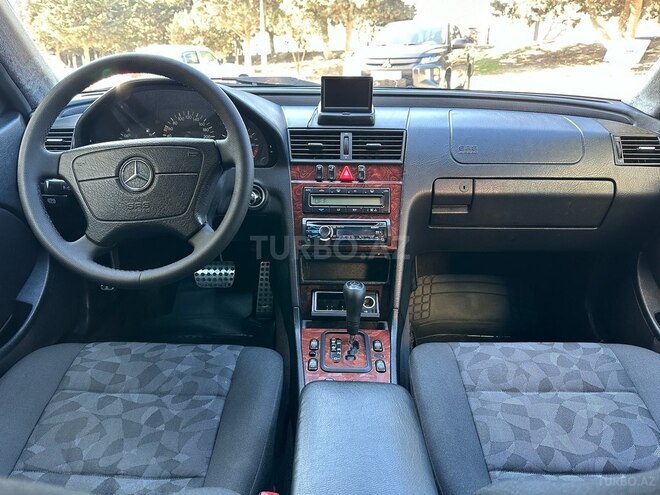 Mercedes C 200 1999, 267,000 km - 2.0 l - Bakı