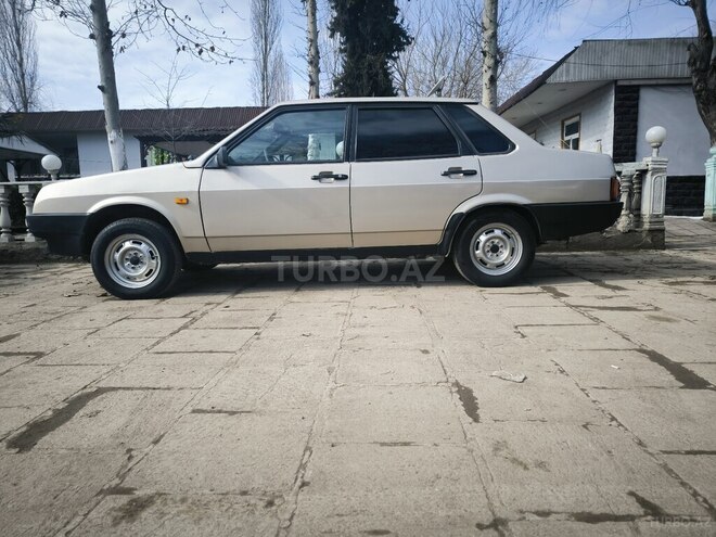 LADA (VAZ) 21099 1998, 266,000 km - 1.6 l - Salyan