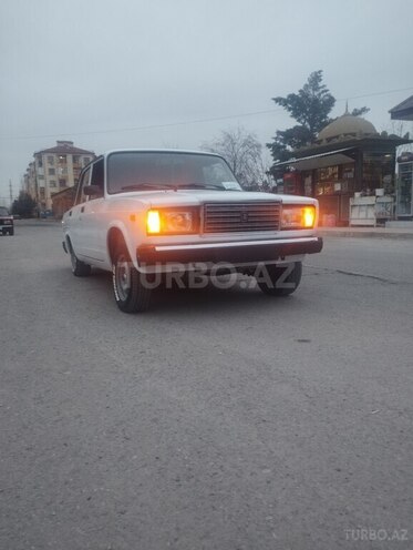 LADA (VAZ) 2107 2002, 85,000 km - 1.6 л - Yevlax