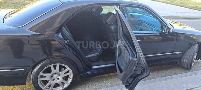 Mercedes E 240 2001, 300,000 km - 2.4 l - Ucar