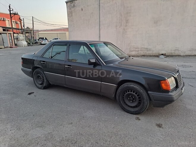 Mercedes E 200 1993, 352,524 km - 2.0 л - Bakı
