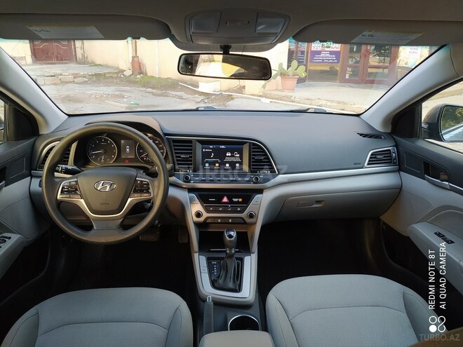 Hyundai Elantra 2018, 100,000 km - 2.0 l - Bakı