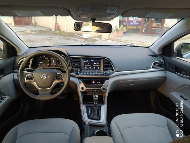 Hyundai Elantra 2018, 100,000 km - 2.0 l - Bakı