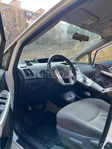 Toyota Prius 2013, 288,000 km - 1.8 l - Bakı