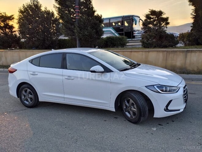 Hyundai Elantra 2015, 205,000 km - 1.6 l - Bakı