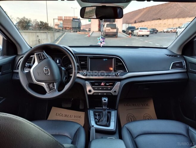 Hyundai Elantra 2015, 205,000 km - 1.6 l - Bakı