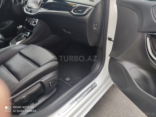 Opel Astra 2018, 207,000 km - 1.6 l - Bakı
