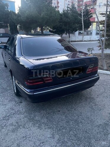 Mercedes E 270 1999, 365,134 km - 2.7 l - Sumqayıt