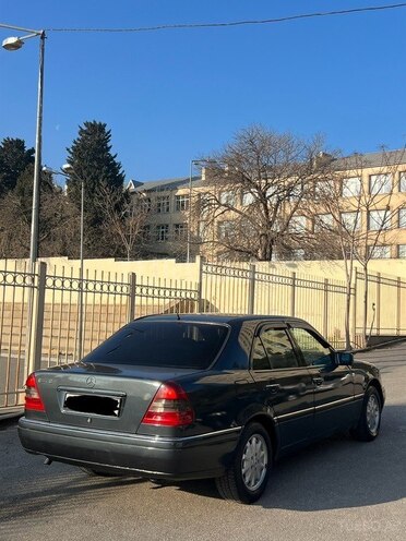 Mercedes C 220 1995, 352,000 km - 2.2 л - Bakı