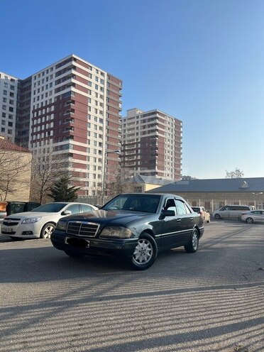 Mercedes C 220 1995, 352,000 km - 2.2 л - Bakı
