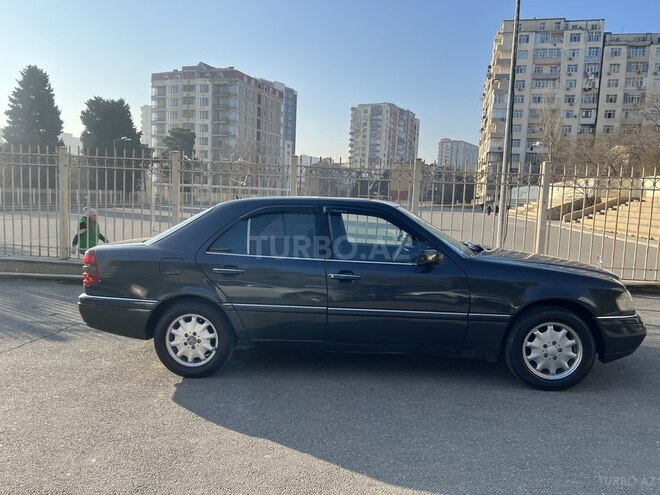 Mercedes C 220 1995, 352,000 km - 2.2 л - Bakı